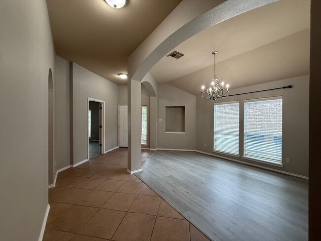Photo - 4507 Indian Gardens Way