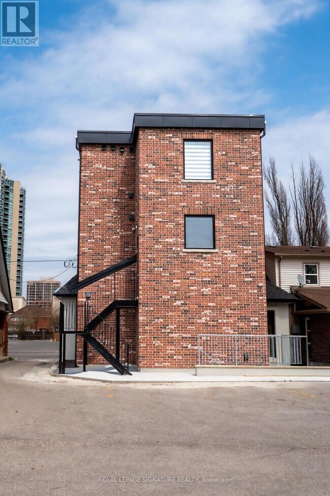 Photo - 5 Mill St N Unit #3