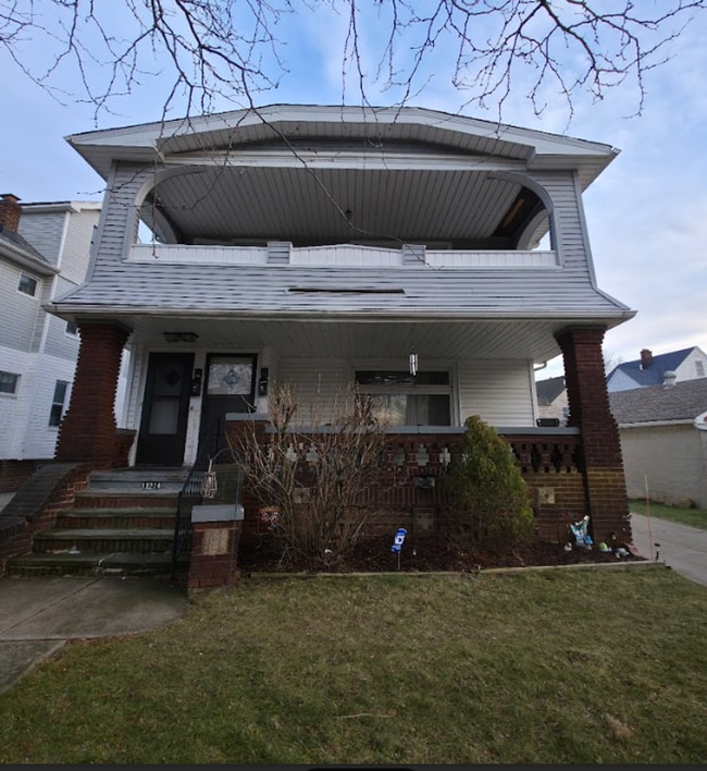 Building Photo - 18214 La Salle Rd Unit UP