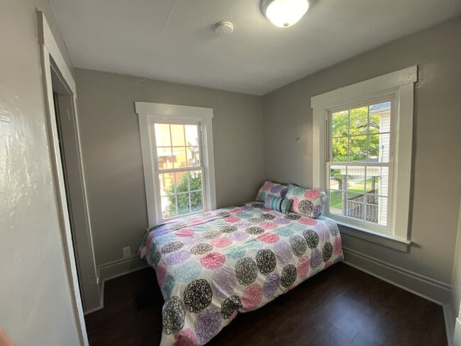 275 S 7th St Unit 1