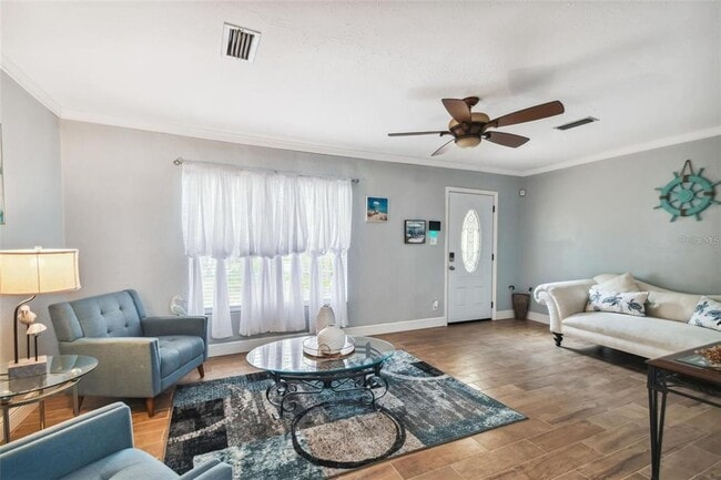 Photo - 3915 N Ridge Ave