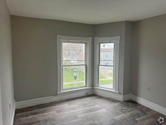 Building Photo - 334 Clay St Unit 5 Rental