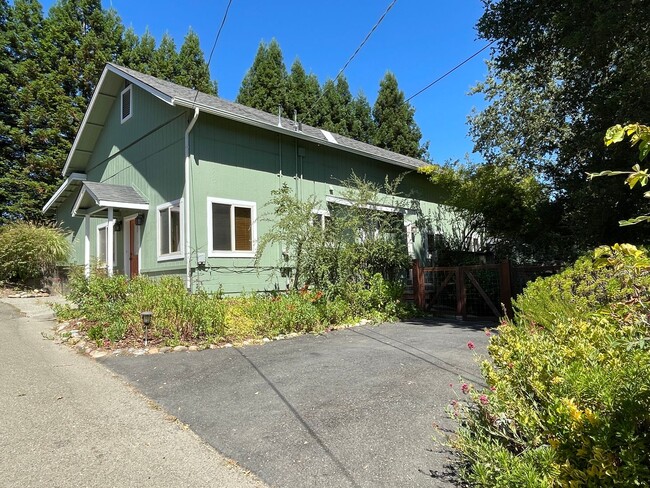 Building Photo - 12-782-04 Unit #C