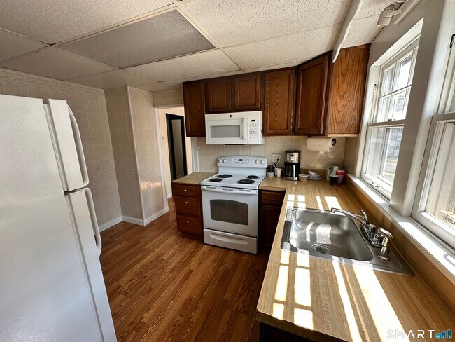 Photo - 128 Grove Pl
