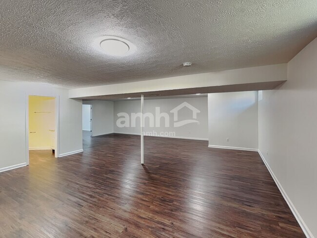 Photo - 337 Karst Cir