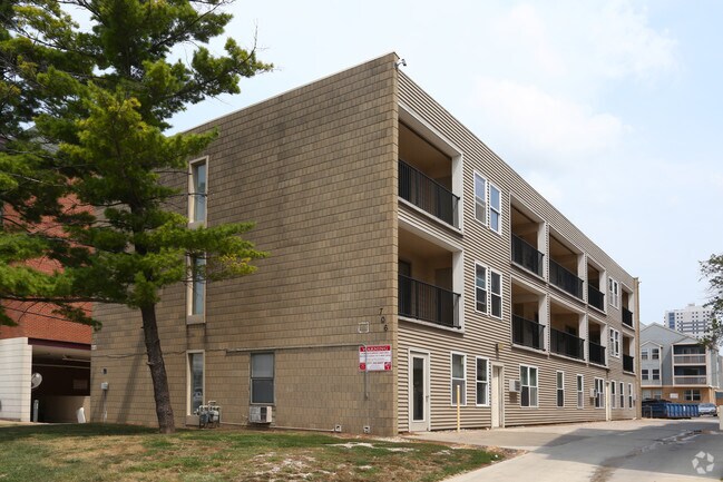 Photo - 706 S Locust St Apartments