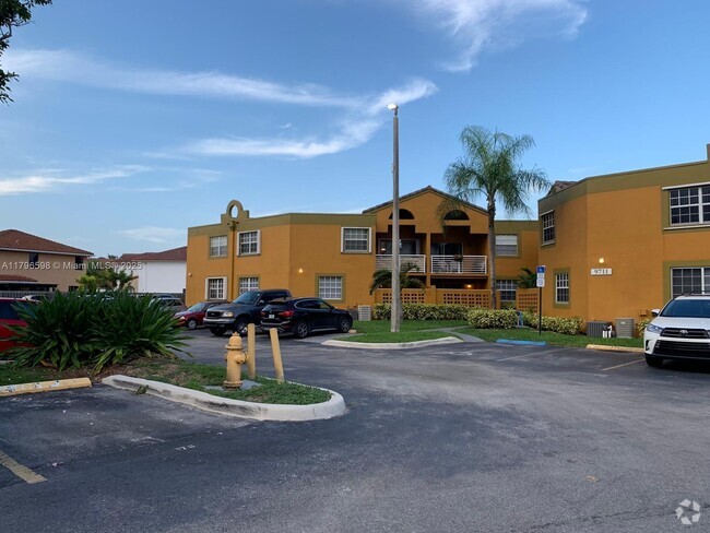 Building Photo - 9711 Fontainebleau Blvd Unit D102 Rental