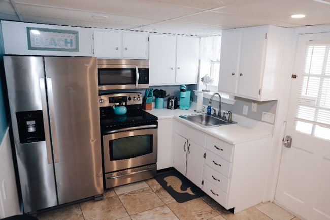268 North End Blvd