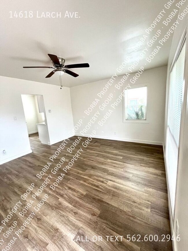 Photo - 14618 Larch Ave
