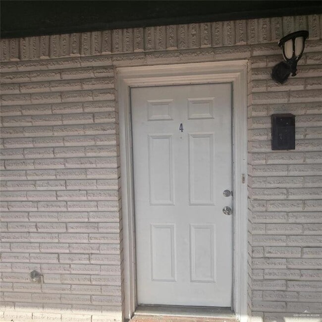 Building Photo - 13 13th St Unit 4