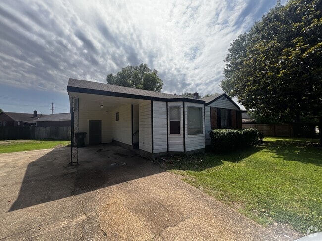 Building Photo - 1023 N Mendenhall Rd Rental