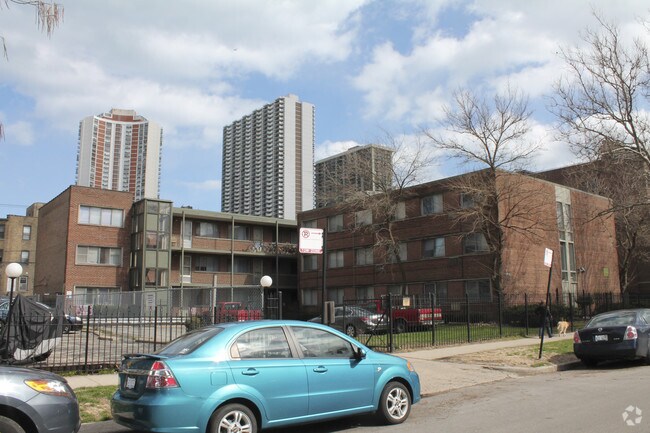 6131 N Winthrop Ave Apartments - 6131 N Winthrop Ave Apartments