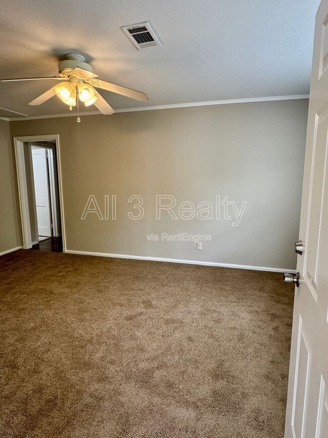 Photo - 301 Bradley Dr