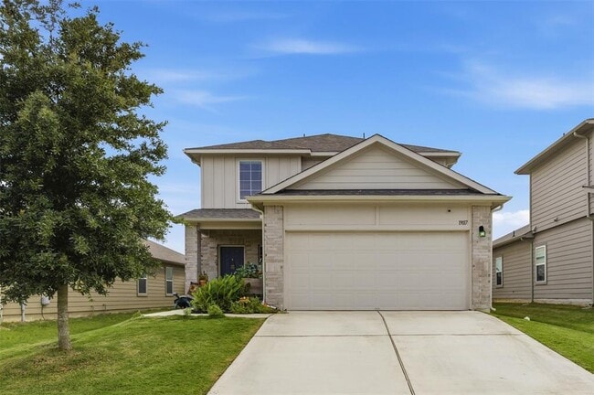 Building Photo - 19017 Romano Dr