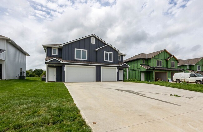 Photo - The Residences at Bryson Lake-92 Unit B