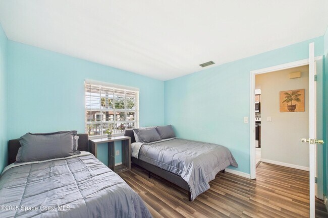 Photo - 3021 Sir Hamilton Cir Unit 11