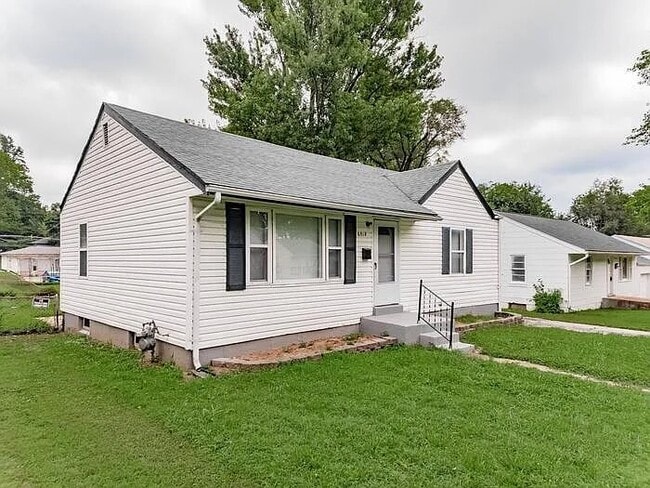 Photo - 6818 Eisele St