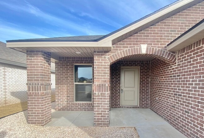 Photo - Great 3/2/2 now available in Bell Farms.