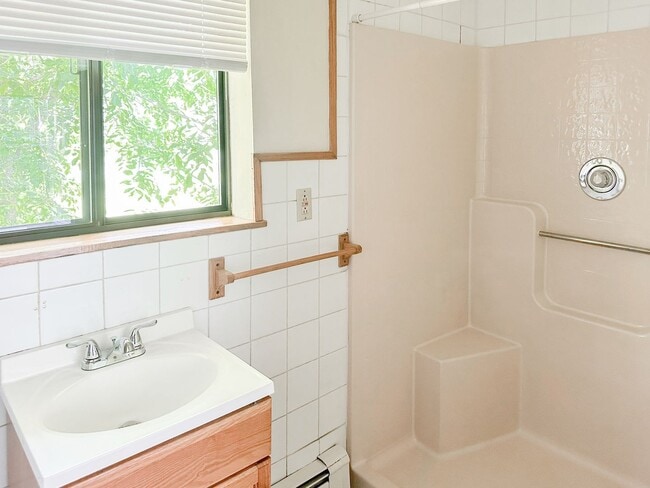 Photo - Charming 1br Townhome In Quite Country Setting (Heat Included) Unit 103