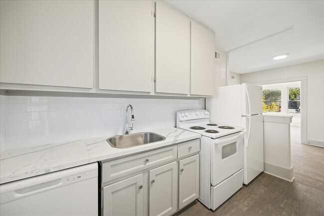 Photo - 1632 Hawthorne St Unit 1