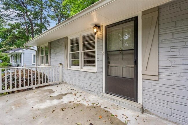 Photo - 1910 La Dawn Ln NW