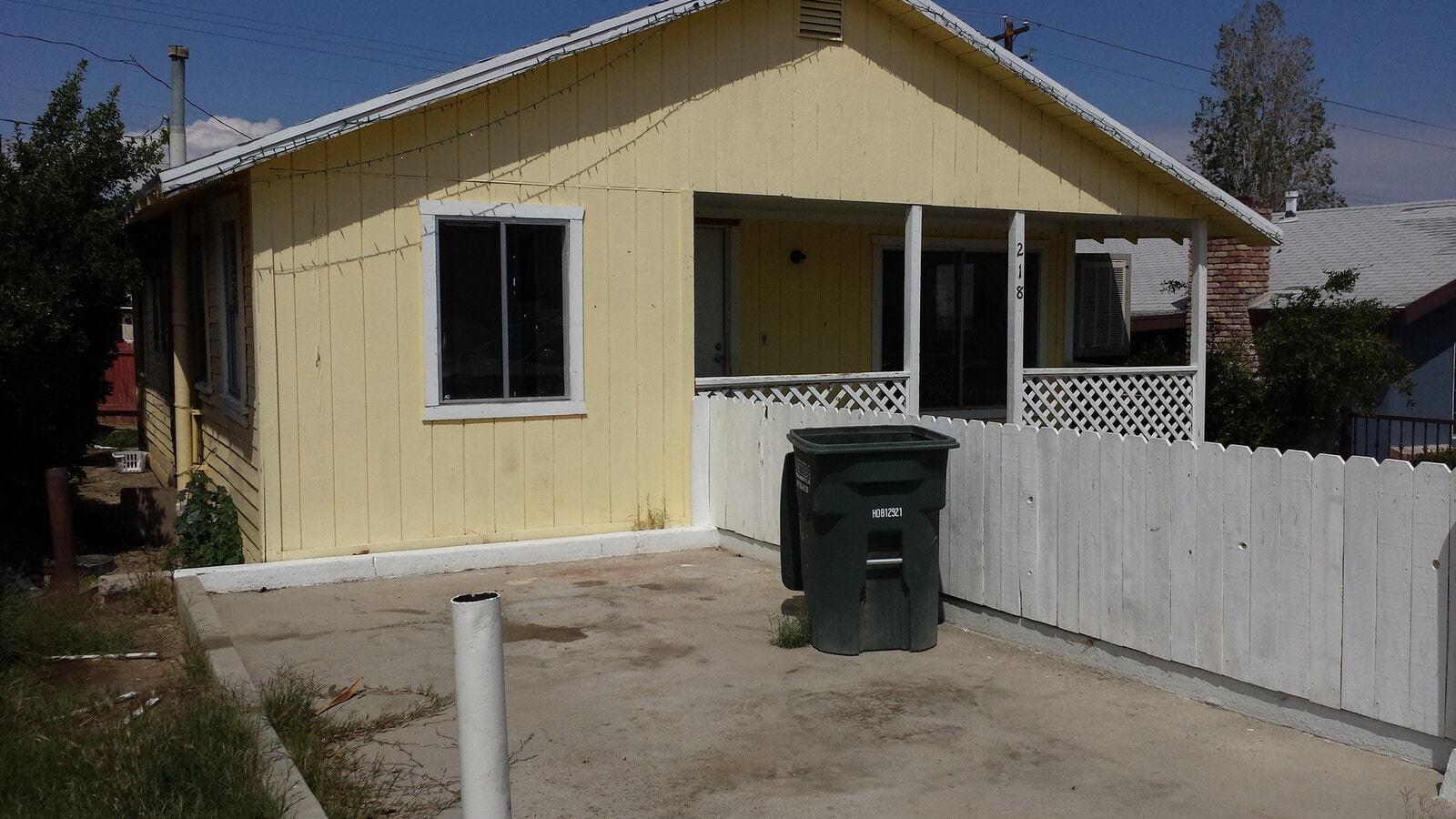 Newly Renovated 3 bed 2 bath home in Taft - Newly Renovated 3 bed 2 bath home in Taft