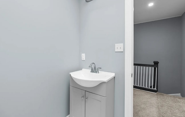 Photo - 260X Garrett Ave