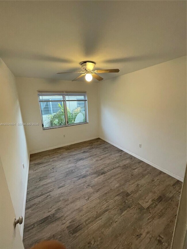 Photo - 4740 Pine Tree Dr Unit 25