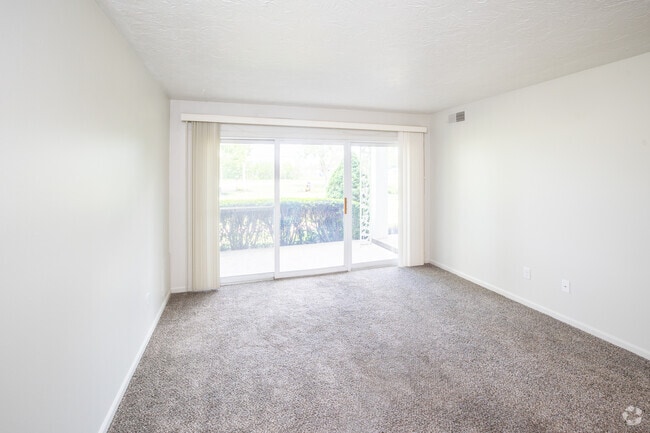 2BR, 1BA - 1,100SF - Living Room