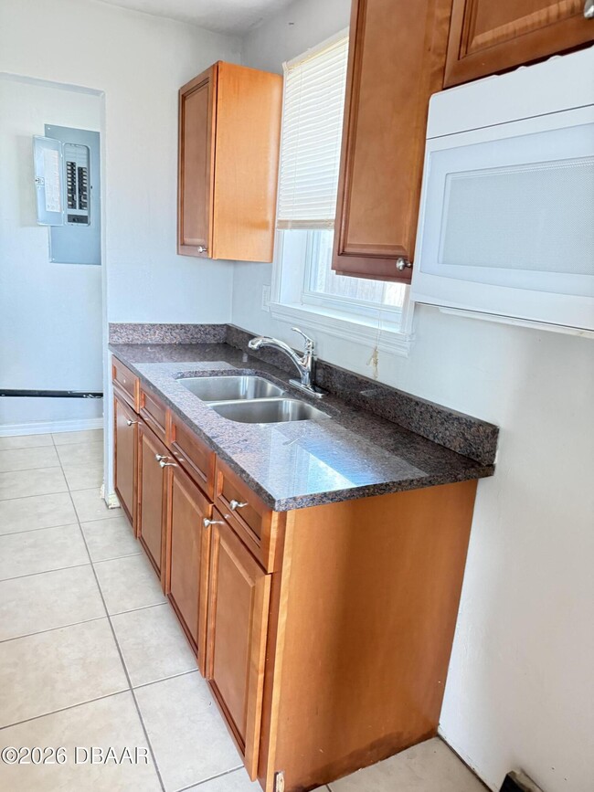 Photo - 548 S Caroline St