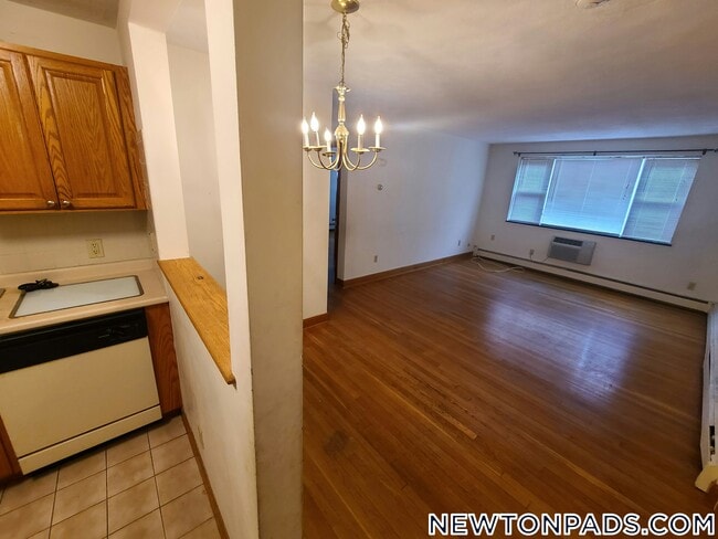 Photo - 280 Grove St Unit 5