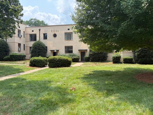 Photo - 1/2 MONTH OFF SPECIAL - Dilworth -Historic Myrtle Sq 1 bed 1 bath condo