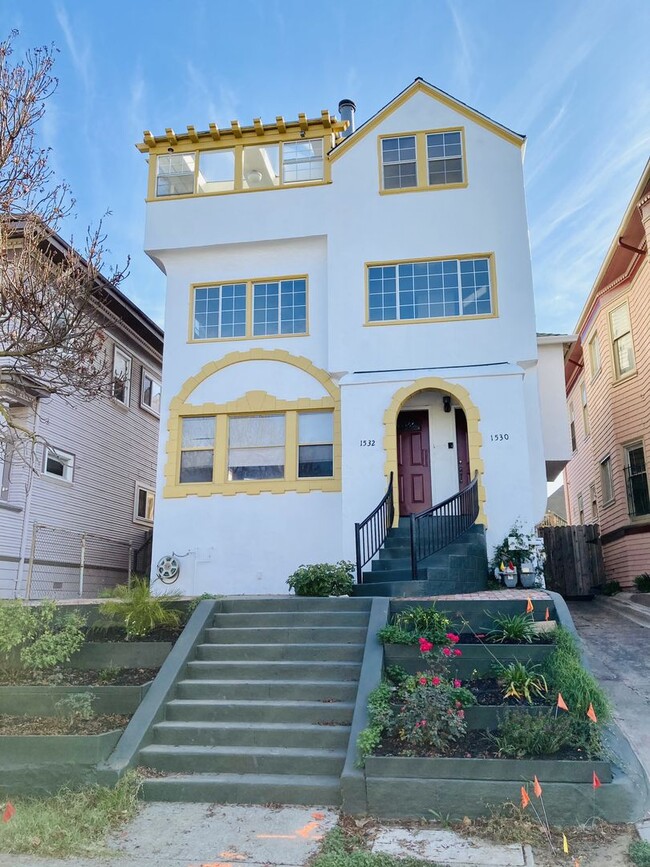 Building Photo - 1530-1532 Filbert Unit 1532 Filbert