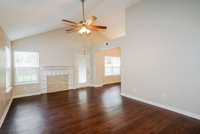 Photo - 2729 Riverbend Dr