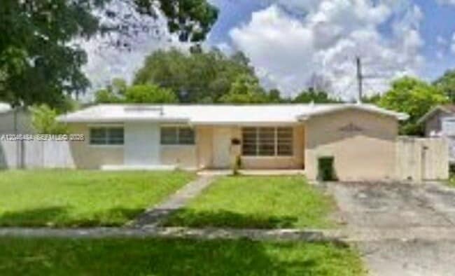 Photo - 800 NW 76th Ave