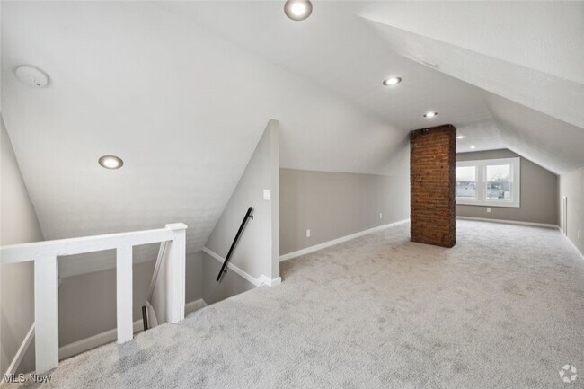 Building Photo - 2233 Bunts Rd Unit UP Rental
