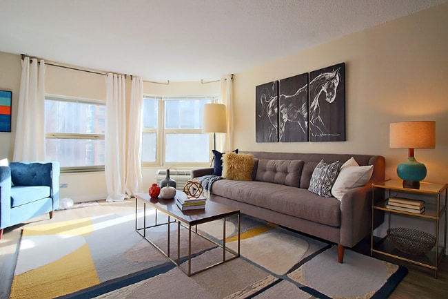 Photo - 30 W Chestnut St