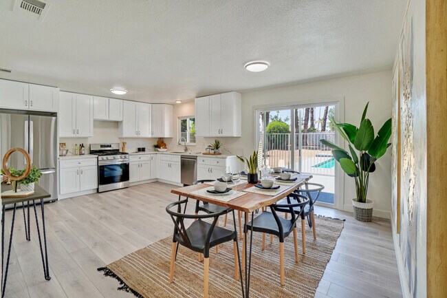 Photo - 74398 Myrsine Ave