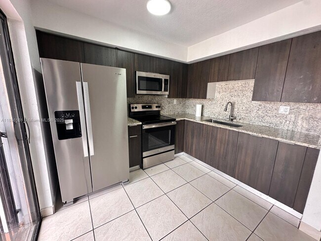Photo - 1380 W 41st St Unit 201