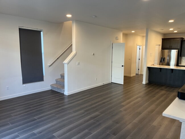 Building Photo - 828 S 24th Ave