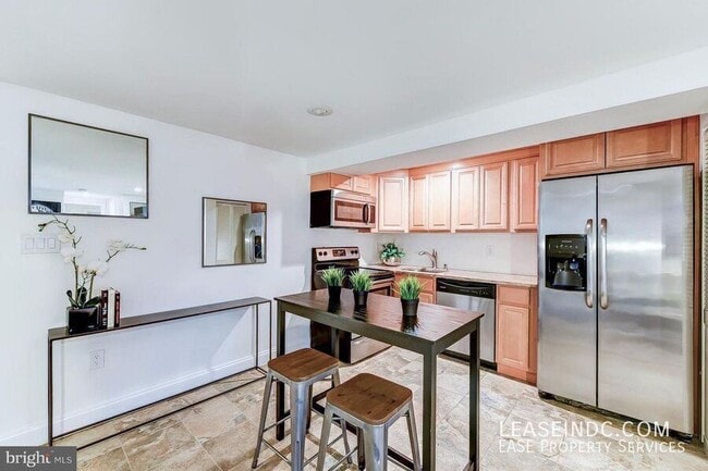 Photo - 31 T St NW Unidad #B