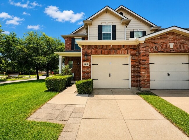 Building Photo - 13119 Stratford Skies Ln