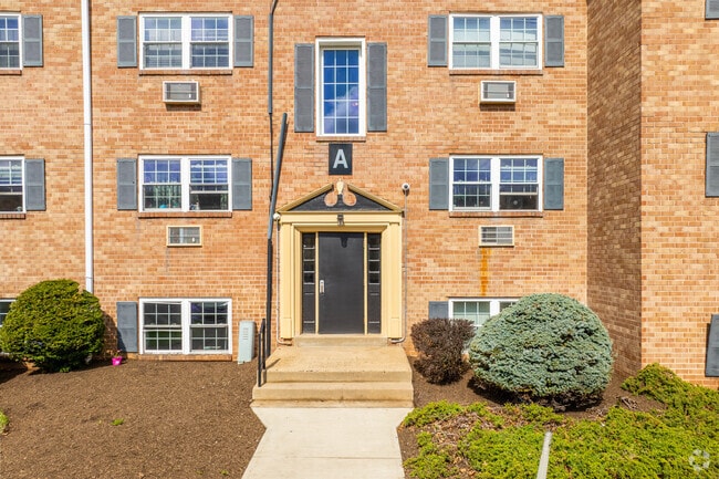 Liberty Square Apartments