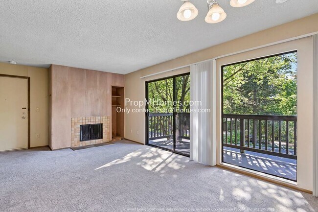 Sun Filled Sylvan Heights Condo! - Sun Filled Sylvan Heights Condo!
