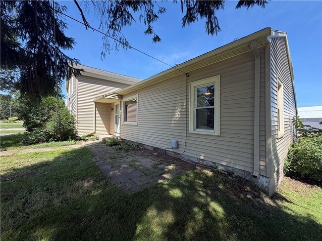 Building Photo - 1846 Ridge Rd