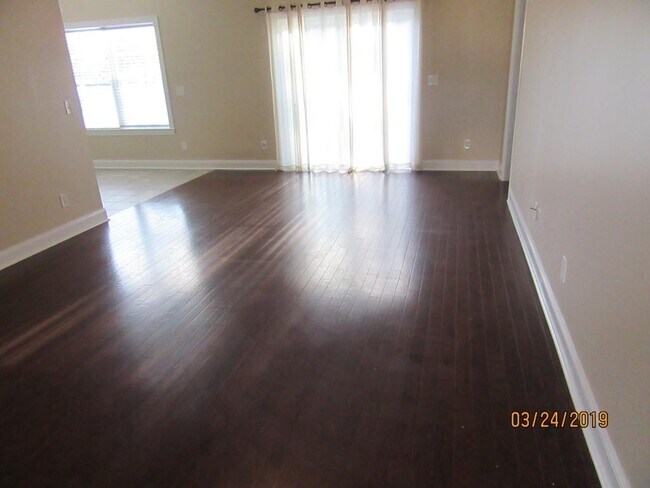 Photo - 104 Belclare Way