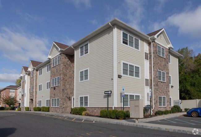 Building Photo - The Boulevard Rental