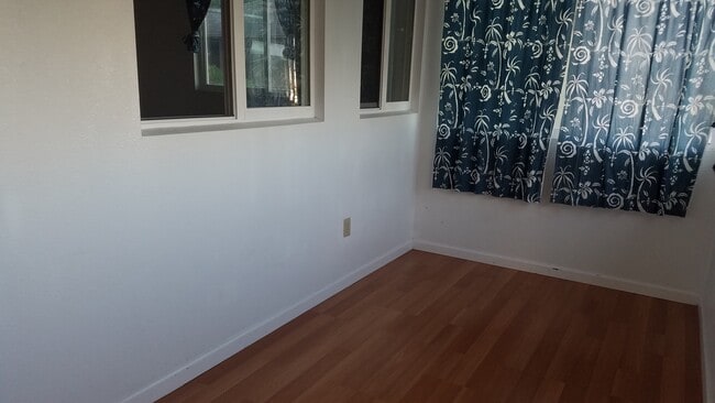 Photo - 1387 Frank St