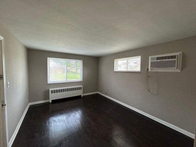 Photo - 7598 Boleyn Dr Unit #4