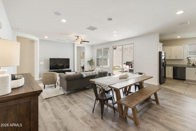2930 N Raven